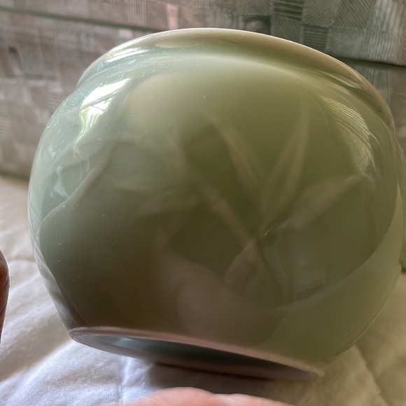 Moss/minty  green small covered trinket container - Picture 6 of 6